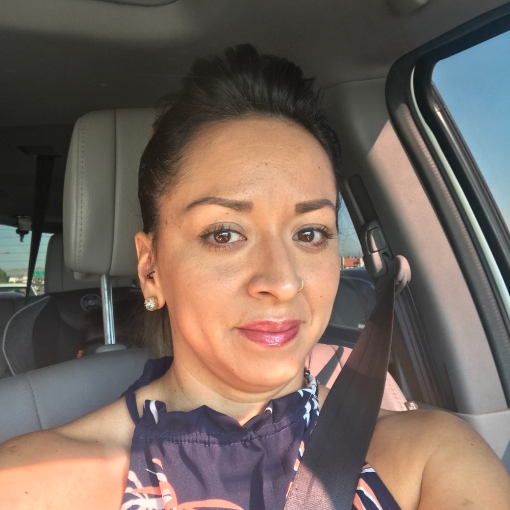 Meet your Posher, Claudia